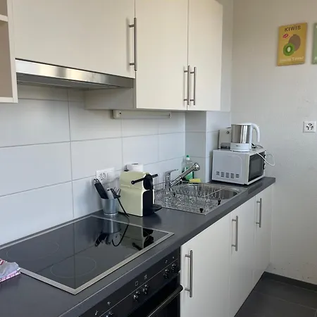 Beautiful 2 Minutes From Train Station Lausanne